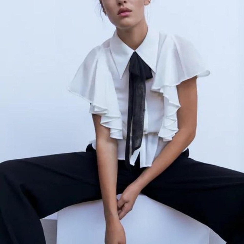 Ruffles blouse with bow